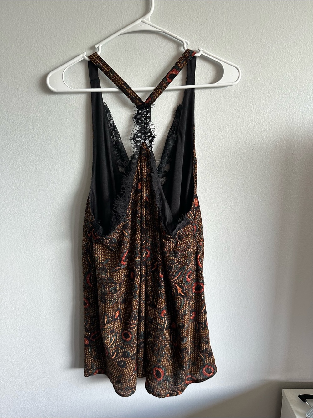 Gimmicks by BKE Lace Racerback Floral Print Tank Top XL NWT - Picture 6 of 6